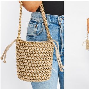 New light bucket bag